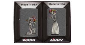 Набор Zippo Влюбленные зомби из двух зажигалок с покрытием Iron Stone™, 28987